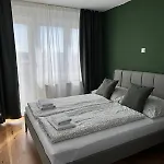 Apartment In Mit Klima Sova 3 *